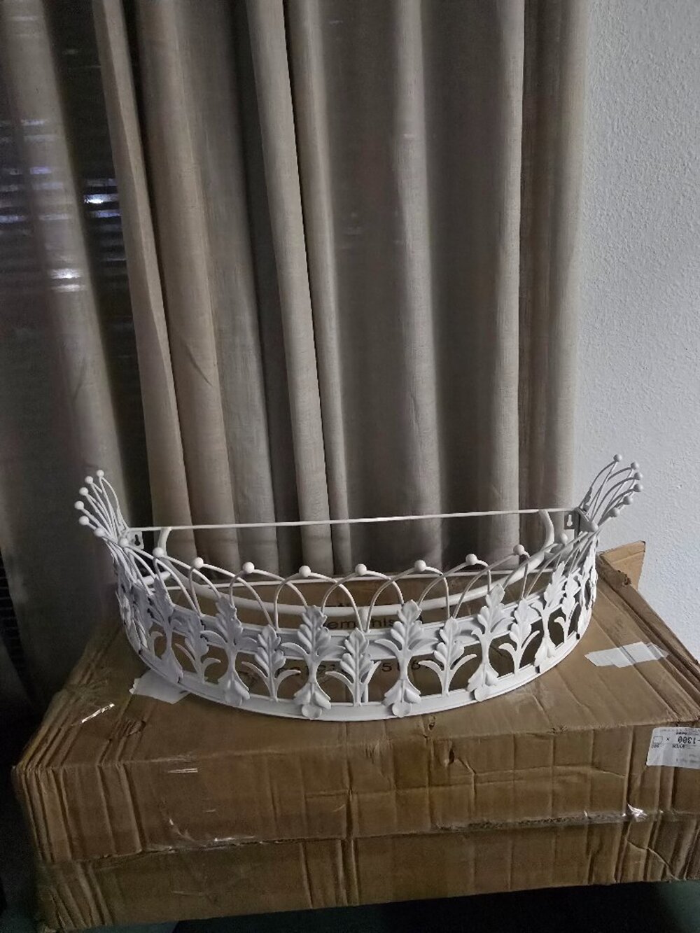 Corona base de cama o cuna  color blanco  nuevo